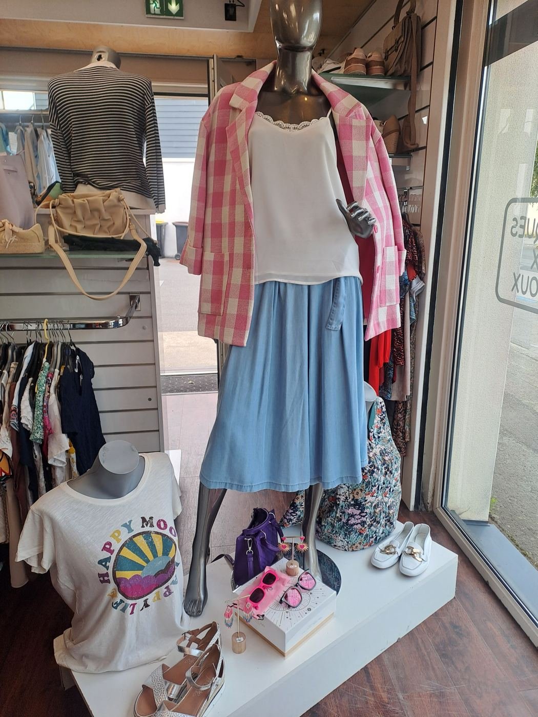 Veste vichy rose, caraco et jupe en jean